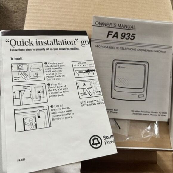 Southwestern Bell Freedom Phone FA935G Telephone Answering Machine - Picture 5 of 7